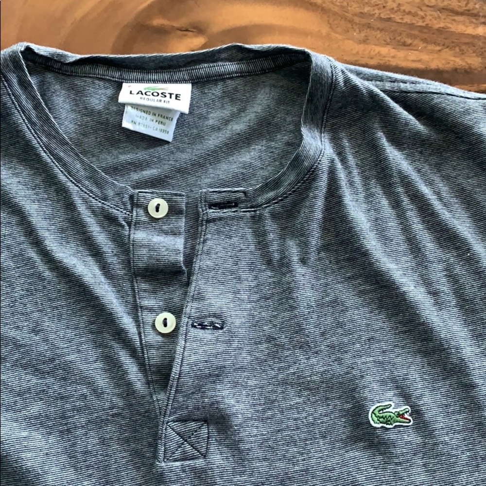 2 button t shirt stiles